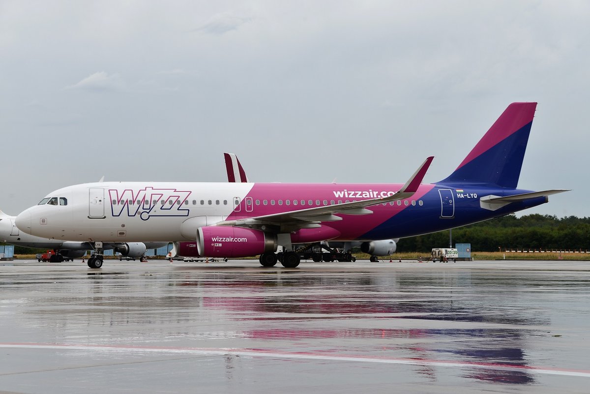 Airbus A320-232(W) - W6 WZZ Wizz Air - 6614 - HA-LYQ - 08.08.2018 - CGN