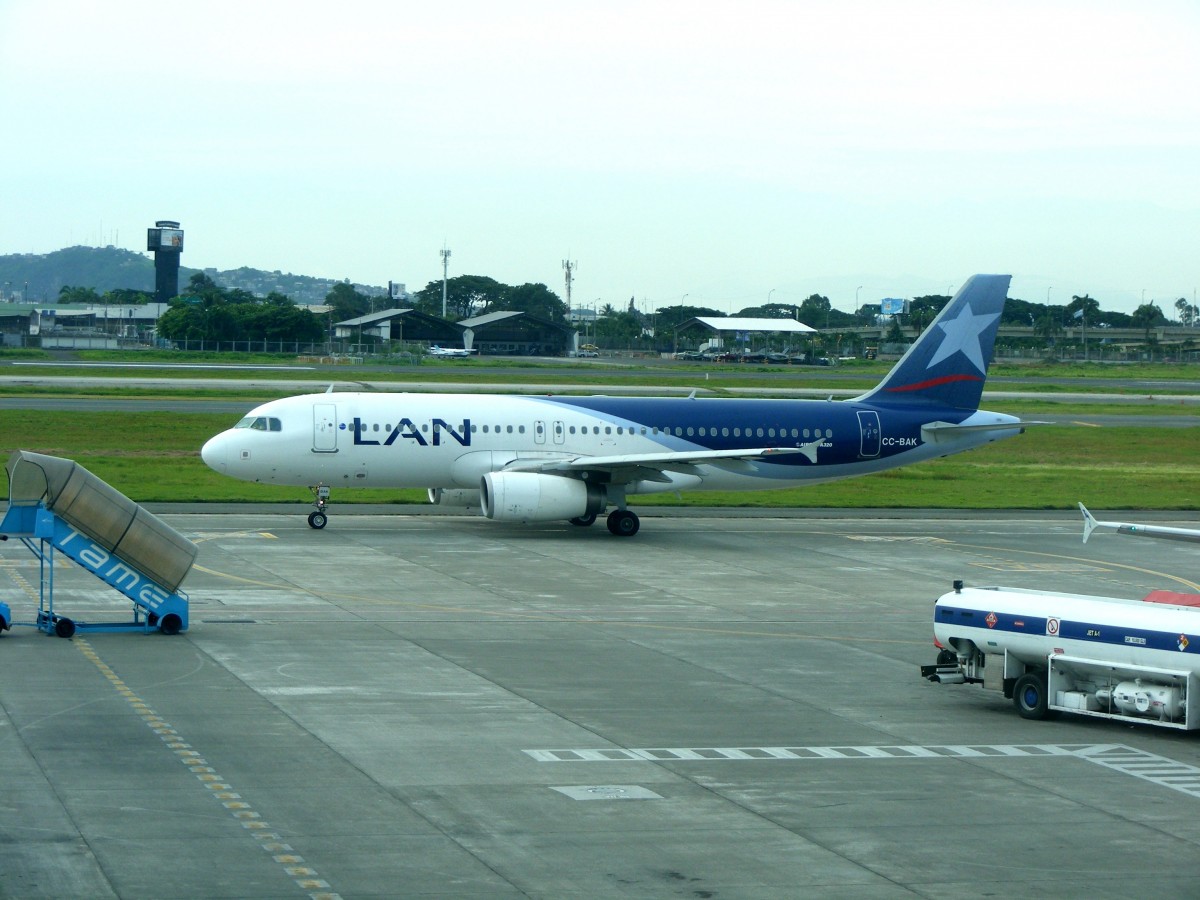 Airbus A320, CC-BAK, LAN, Airport Guayaquil (GYE), 19.3.2014