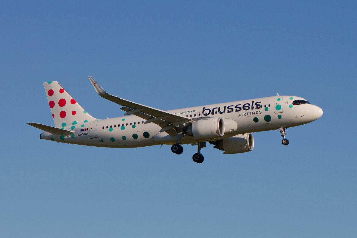 Airbus A320neo, Brussels Airlines (OO-SBA)  Less Fuel. Less Noise. , Frankfurt (FRA), 01.05.2026. 