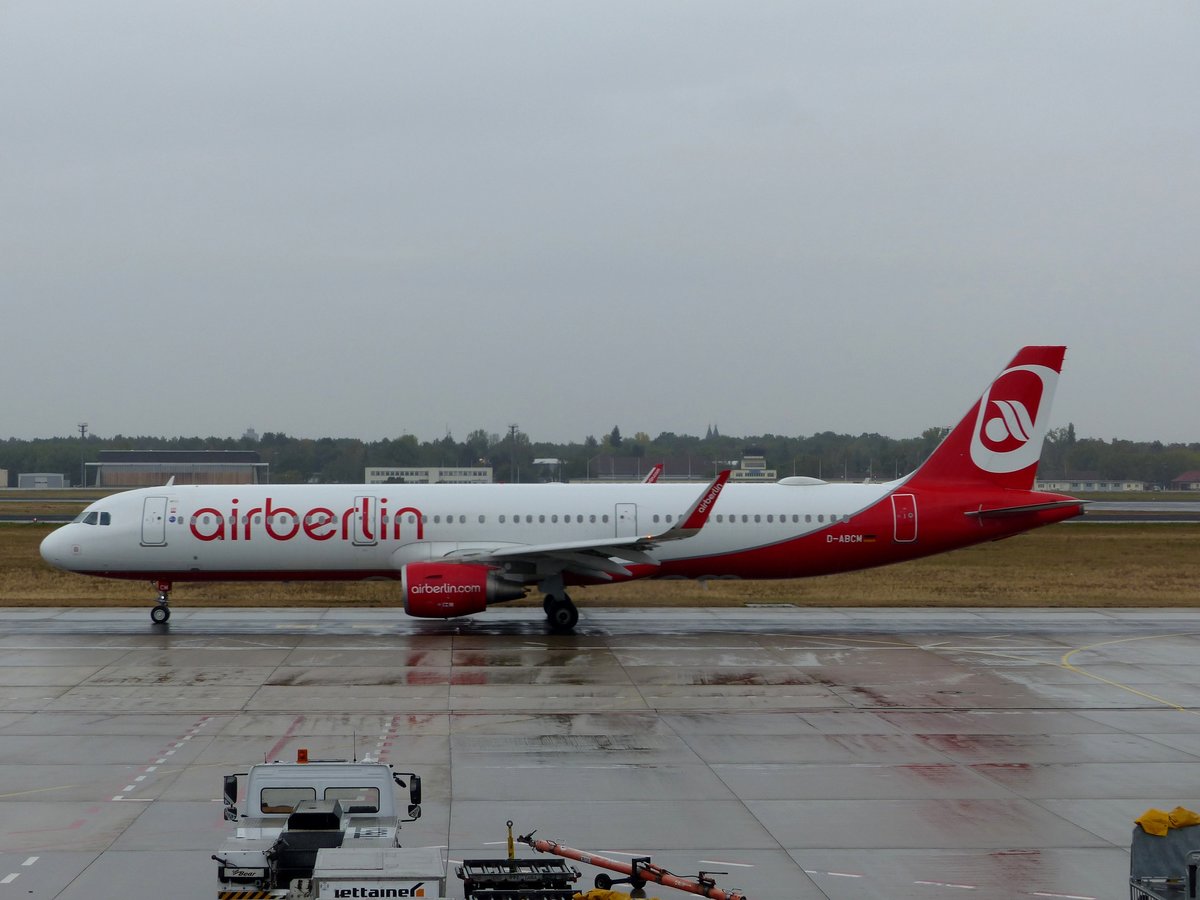 Airbus A321-211, D-ABCM, Air Berlin, Berlin-Tegel (TXL), 1.10.2016