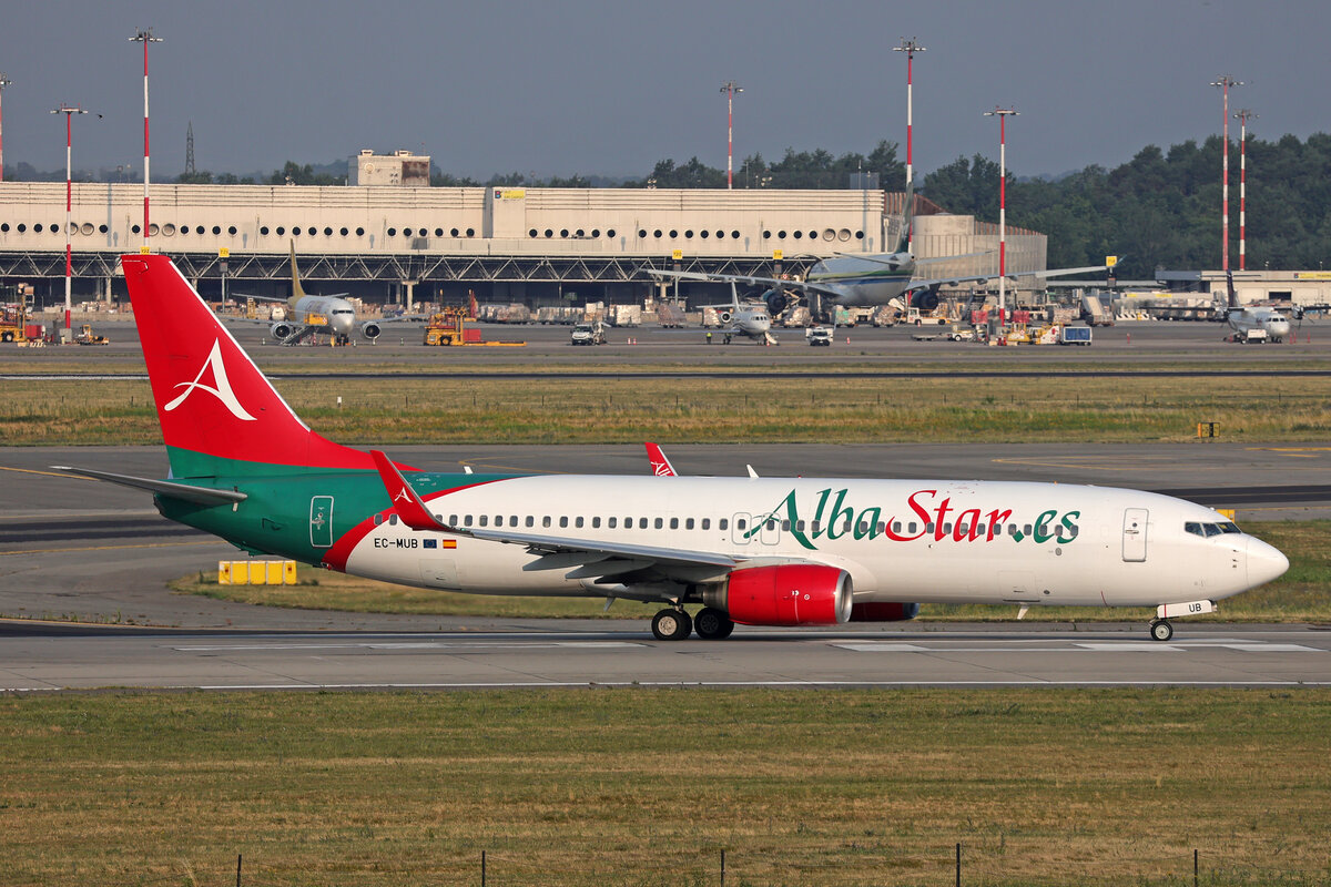 AlbaStar, EC-MUB, Boeing B737-86J, msn: 32920/1293, 28.Juni 2026, MXP Milano Malpensa, Italy.
