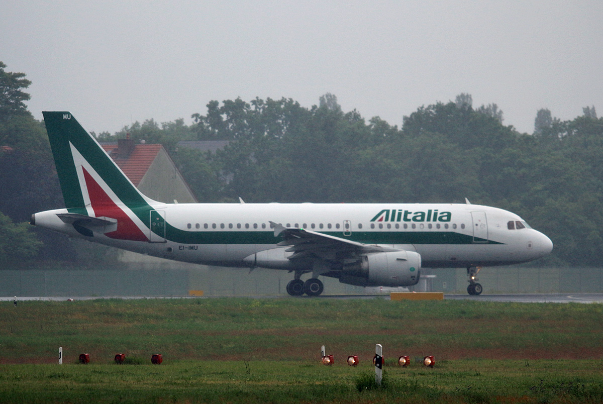 Alitalia, Airbus a 319-111, EI-IMU, TXL, 04.06.2017