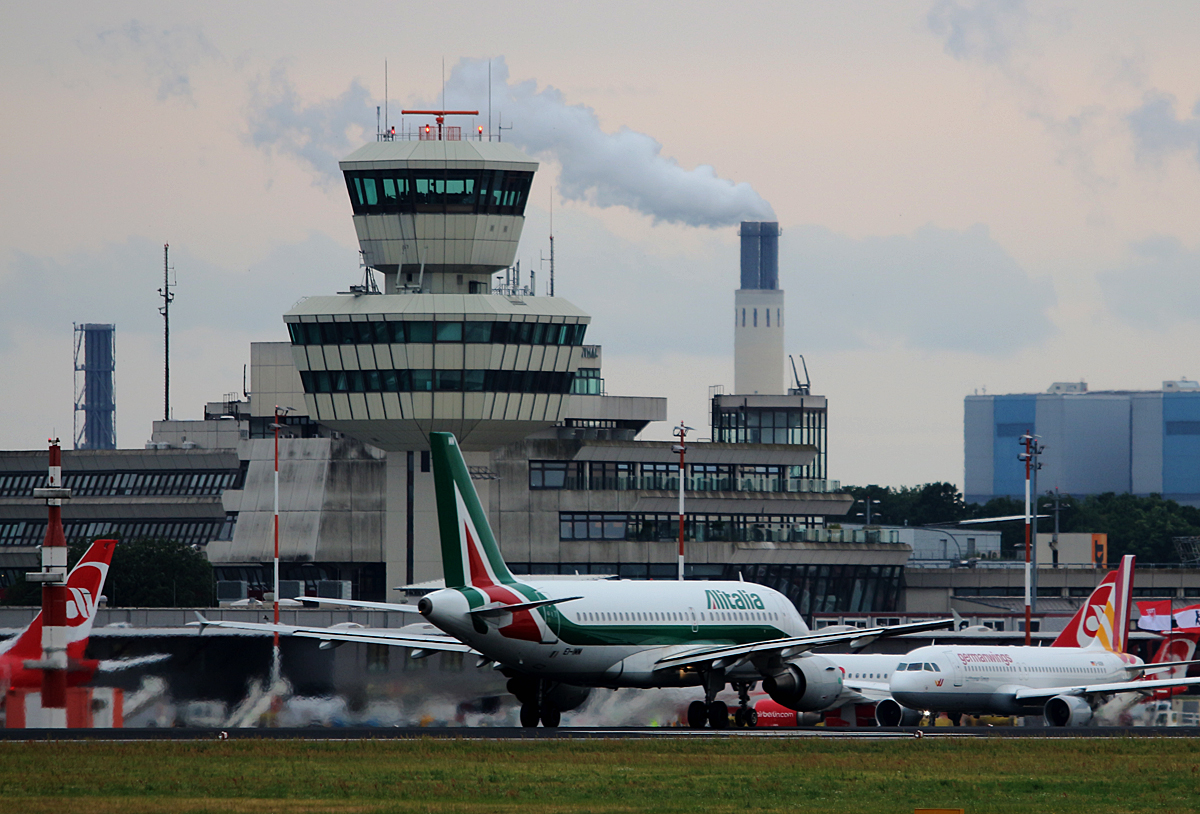 Alitalia, Airbus A 319-111, EI-INM, TXL, 14.07.2016