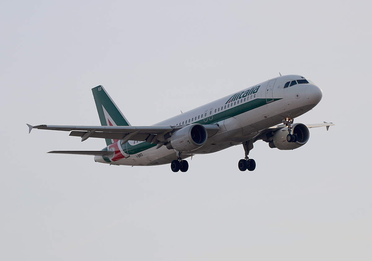 Alitalia, Airbus A 320-214, I-BIKD, TXL, 17.02.2019