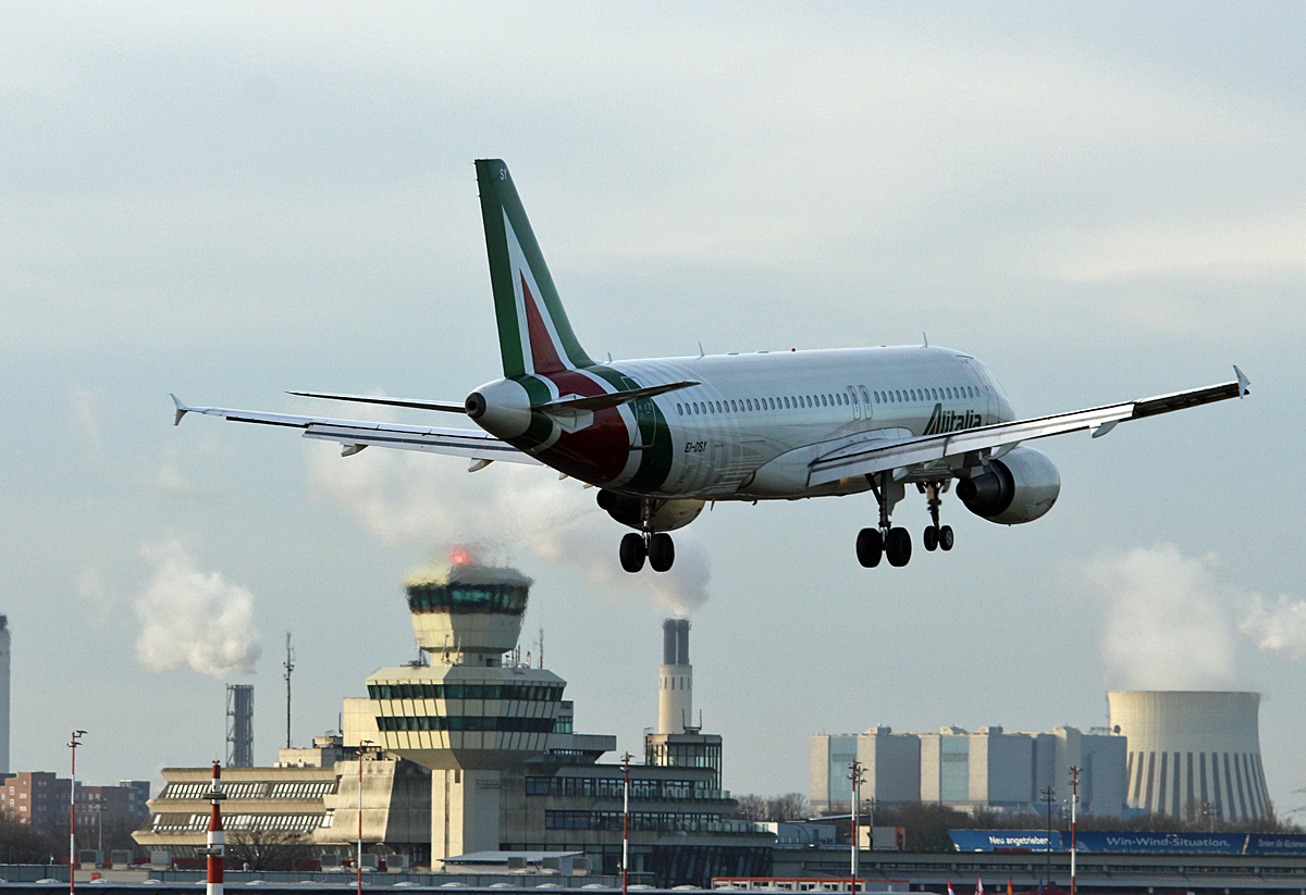 Alitalia, Airbus A 320-216, EI-DSY, TXL, 06.01.2018