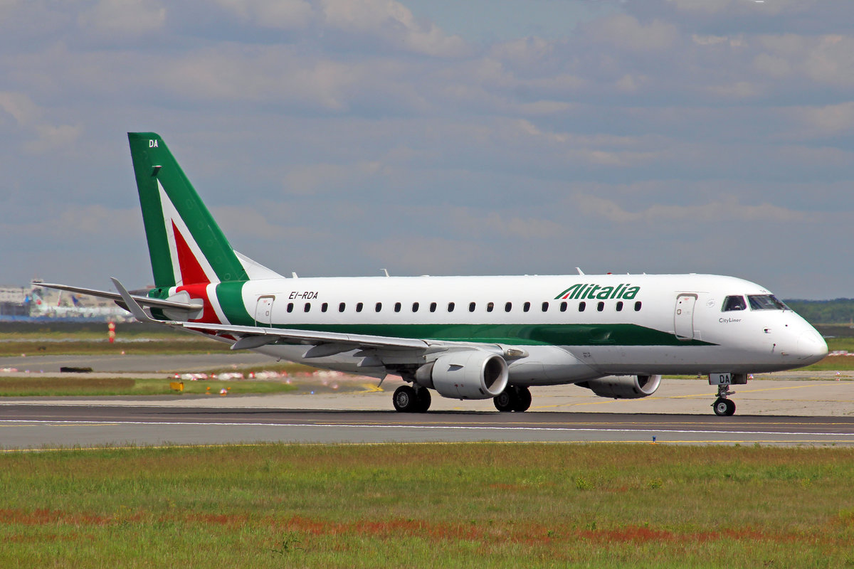Alitalia CityLiner, EI-RDA, Embraer ERJ-175LR, msn: 17000330,  Parco Nazionale del Gran Paradiso , 21.Mai 2017, FRA Frankfurt am Main, Germany.