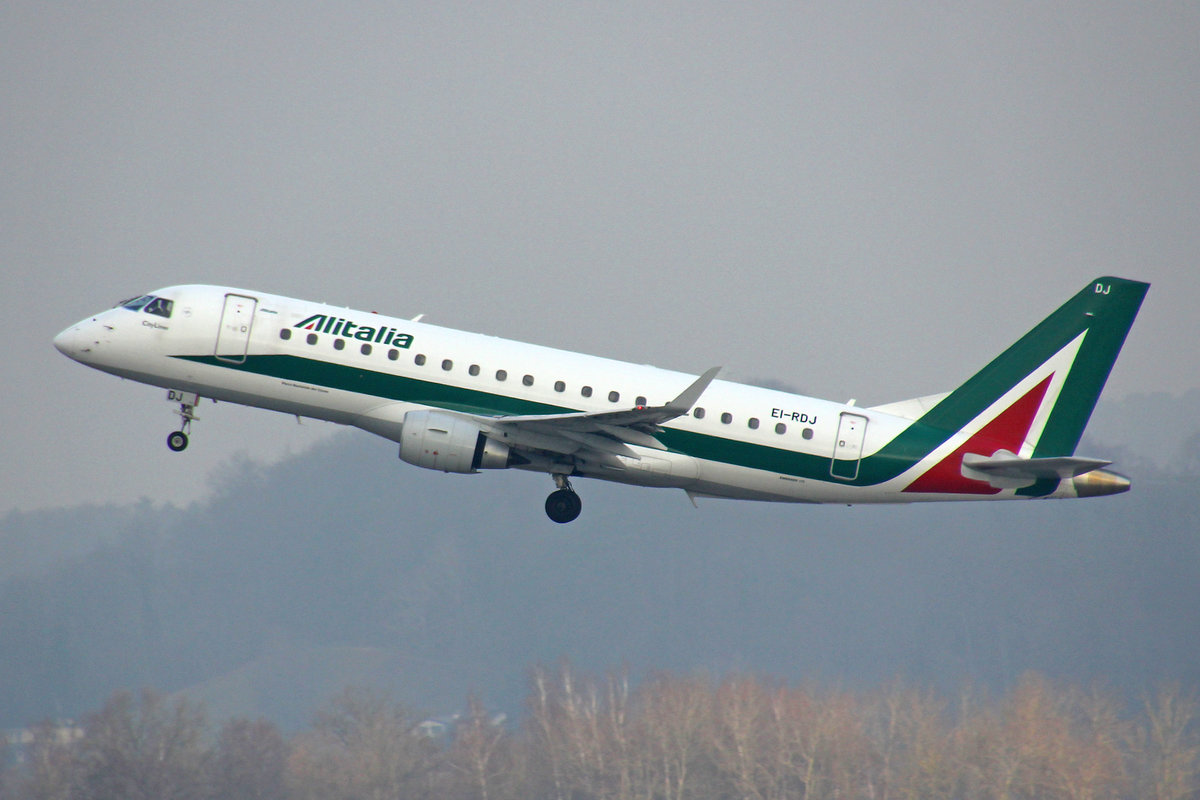 Alitalia CityLiner, EI-RDJ, Embraer Emb-175LR, msn: 17000342,  Parco Nazionale Del Circeo , 26.Dezember 2018, ZRH Zürich, Switzerland.