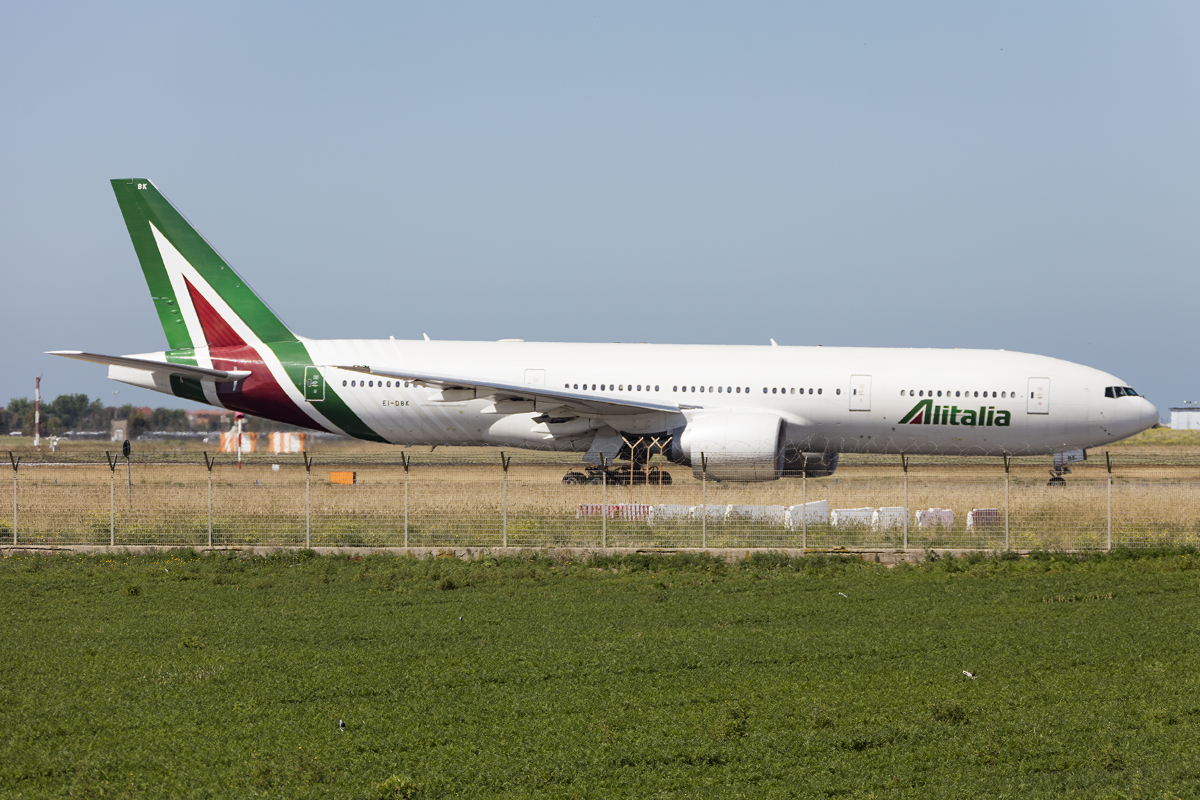 Alitalia, EI-DBK, Boeing, B777-243ER, 30.04.2017, FCO, Roma, Italy 



