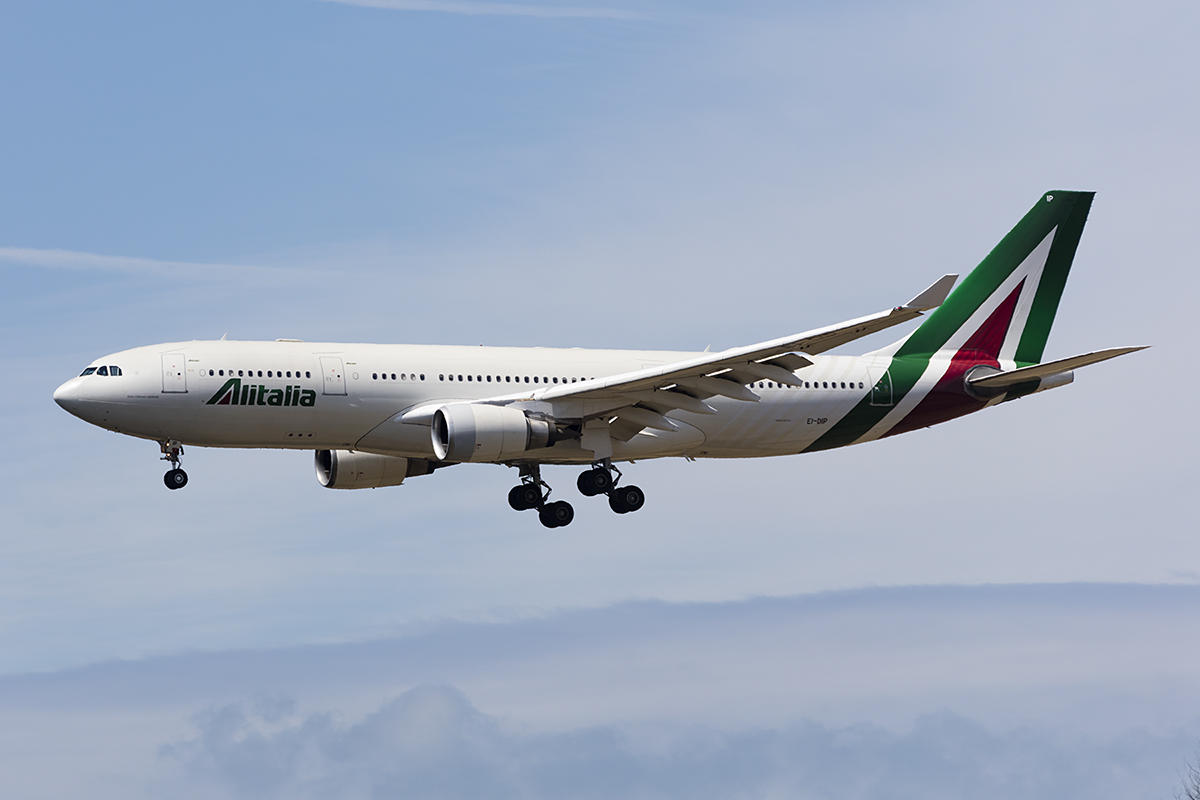 Alitalia, EI-DIP, Airbus, A330-202, 01.05.2017, FCO, Roma, Italy 



