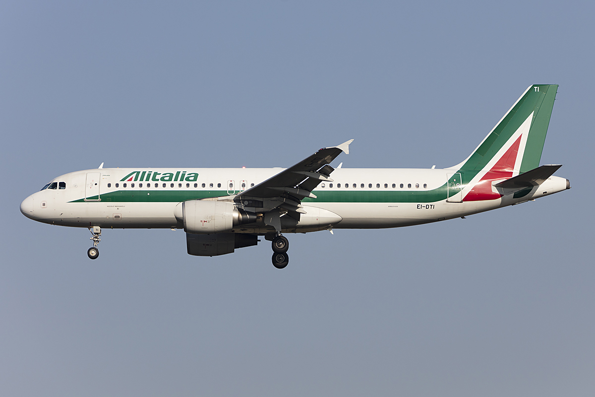 Alitalia, EI-DTI, Airbus, A320-216, 17.10.2017, FRA, Frankfurt, Germany 


