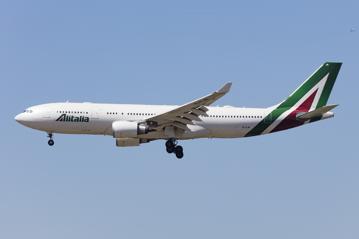 Alitalia, EI-EJM, Airbus, A330-202, 30.04.2017, FCO, Roma, Italy 





