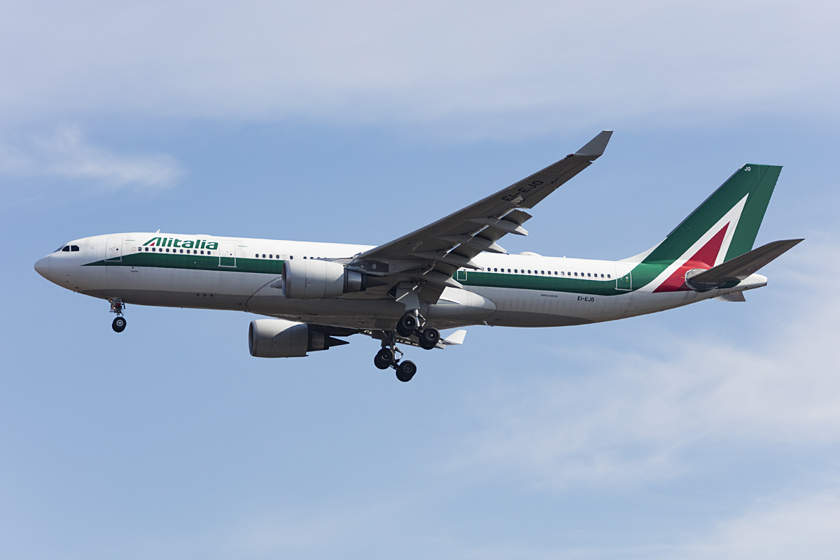 Alitalia, EI-EJO, Airbus, A330-202, 26.02.2017, MXP, Mailand, Italy 


