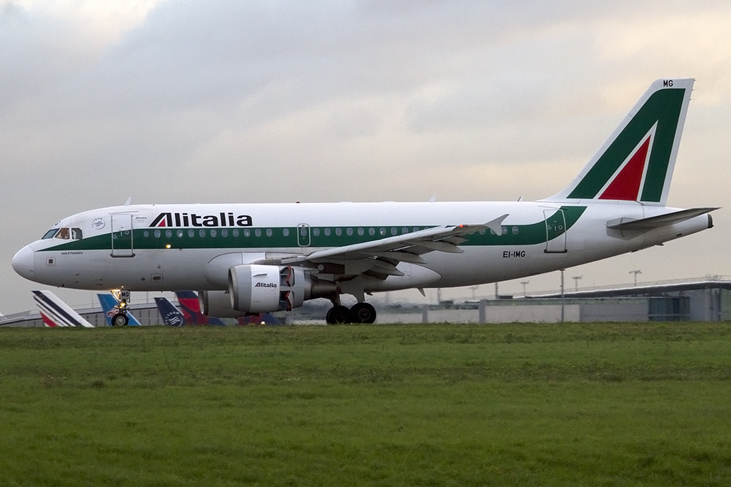 Alitalia, EI-IMG, Airbus, A319-112, 23.10.2013, CDG, Paris, France



