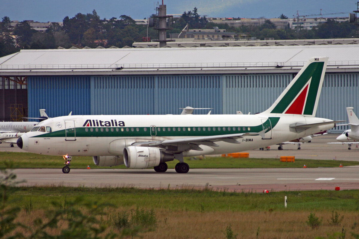 Alitalia, I-BIMA, Airbus A319-112, msn: 1722, 01.September 2007, GVA Genève, Switzerland.