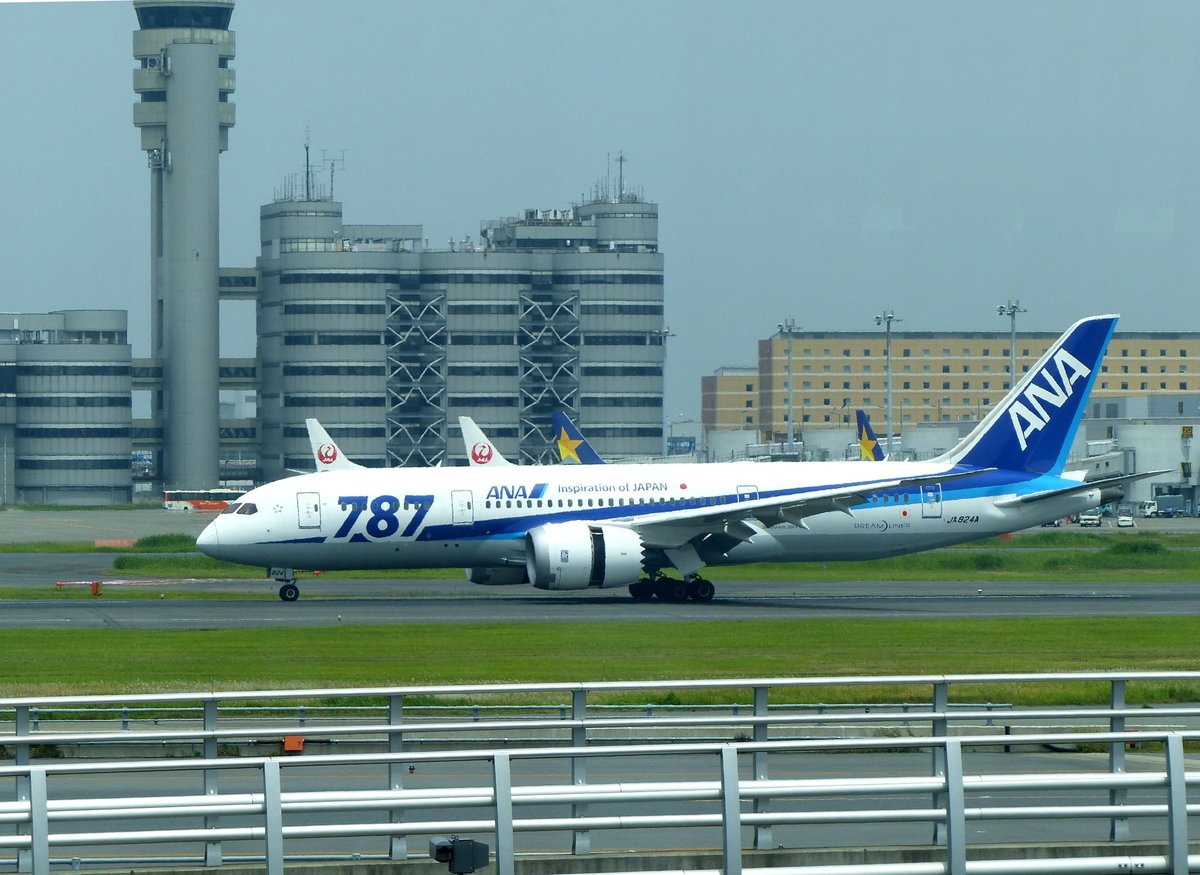 All Nippon Airways (ANA), JA824A, Boeing 787 Dreamliner, Tokyo-Haneda Airport (HND), 28.5.2016