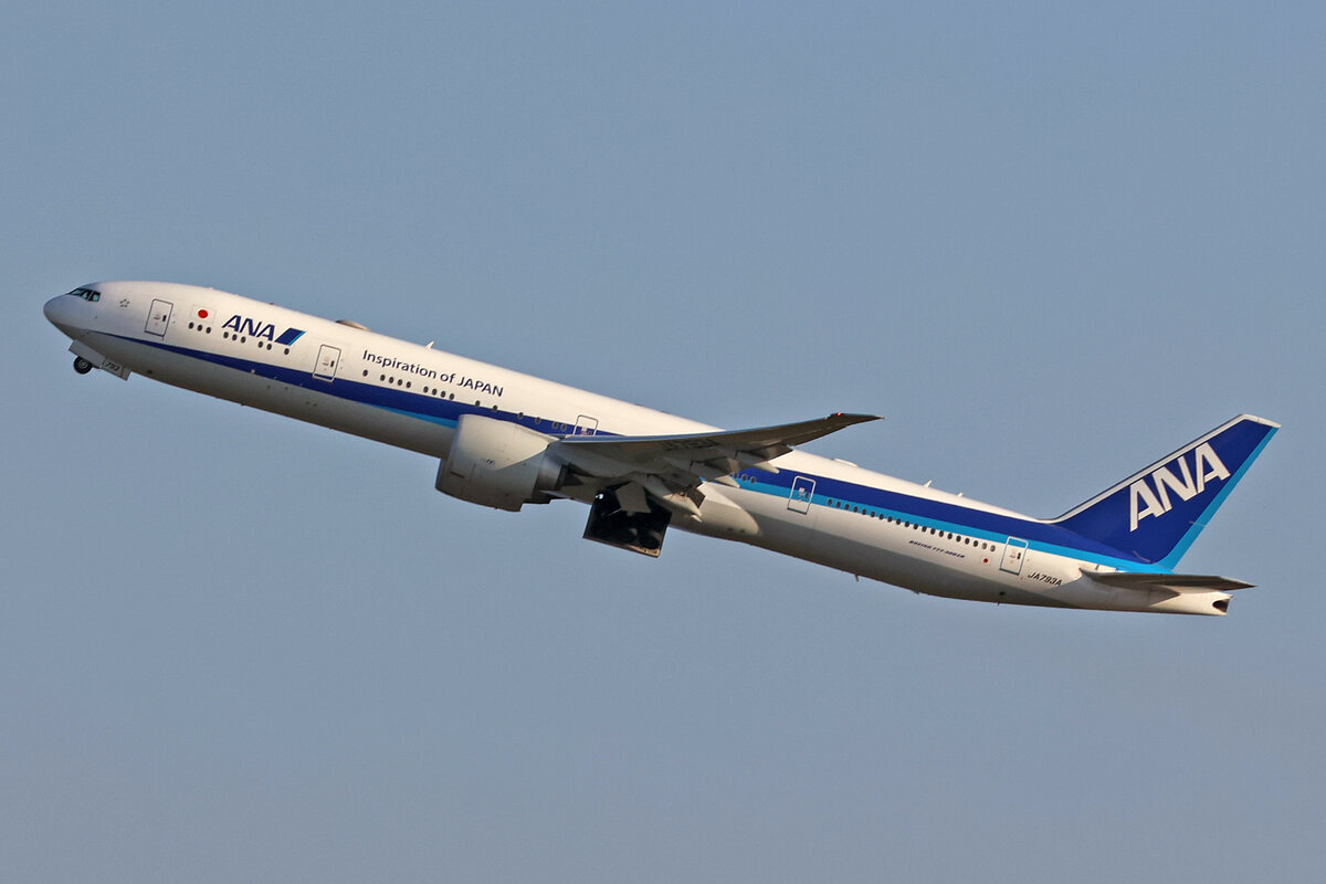 All Nippon Airways, JA793A, Boeing B777-381ER, msn: 61512/1586, 07.Juli 2023, LHR London Heathrow, United Kingdom.
