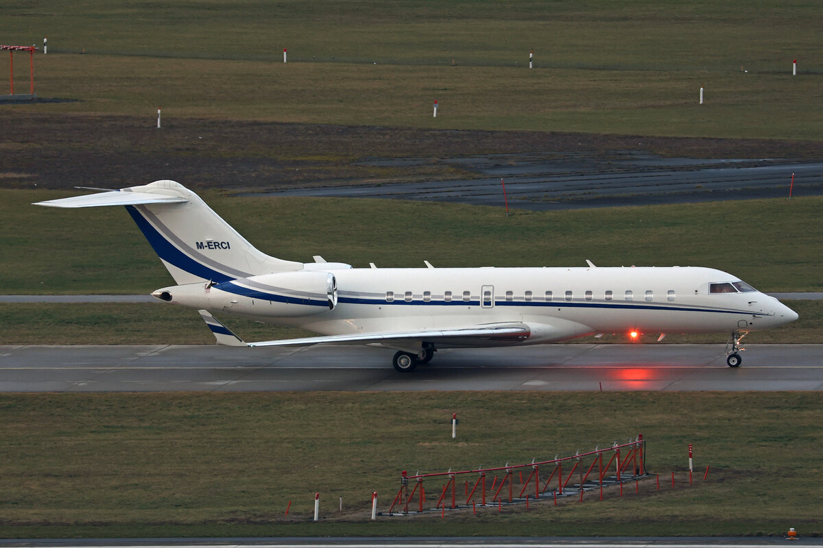 AMAC Corporate Jet AG, M-ERCI, Bombardier Global 6000, msn: 9562, 25.Januar 2024, ZRH Zürich, Switzerland.
