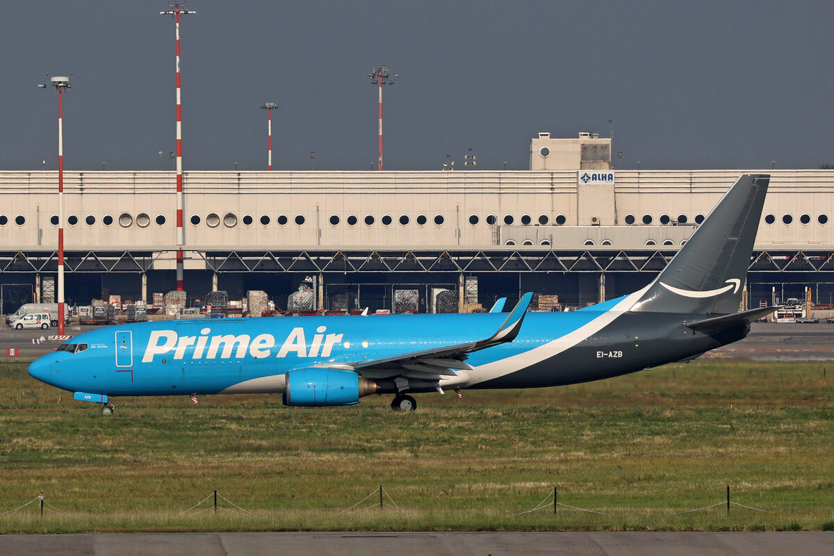 Amazon Prime Air (Operated by ASL Airlines Ireland), EI-AZB, Boeing B737-8ASSF, msn: 29925/588, 11.Juli 2023, MXP Milano Malpensa, Italy.