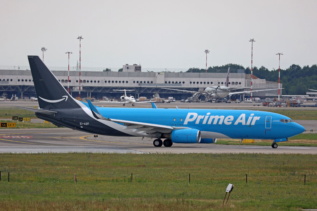 Amazon Prime Air (Operated by ASL Airlines Ireland), EI-AZF, Boeing B737-84PSF, msn: 32604/1191, 12.Juli 2023, MXP Milano Malpensa, Italy.