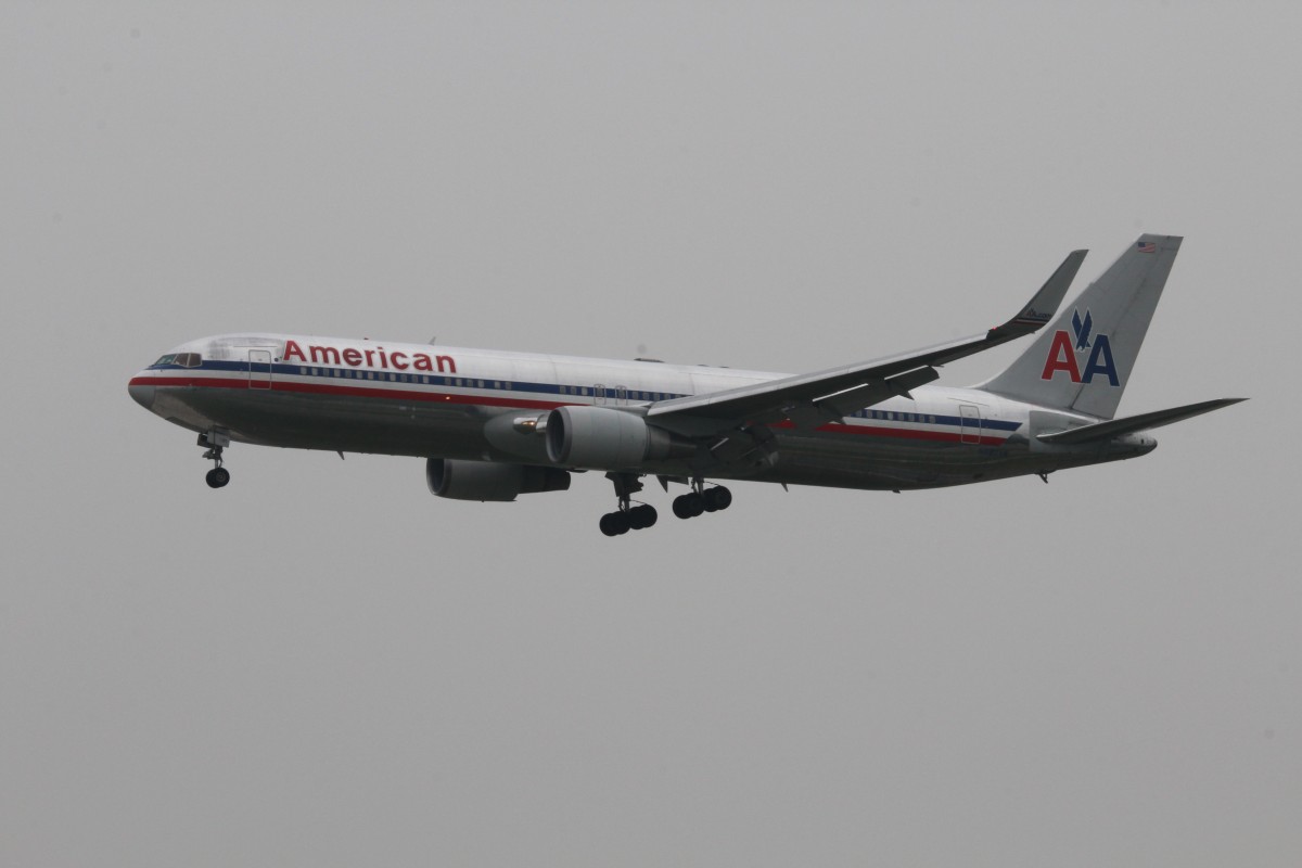 American Airlines B 767-332(ER) N380AN bei der Landung in Frankfurt am 11.06.2013