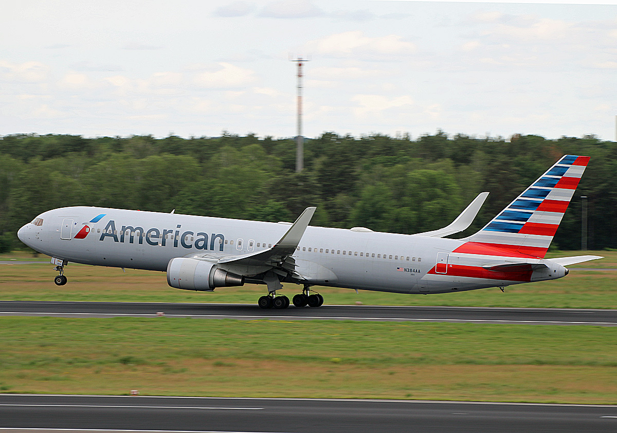 American Airlines, Boeing B 767-323(ER), N384AA, TXL, 08.06.2019
