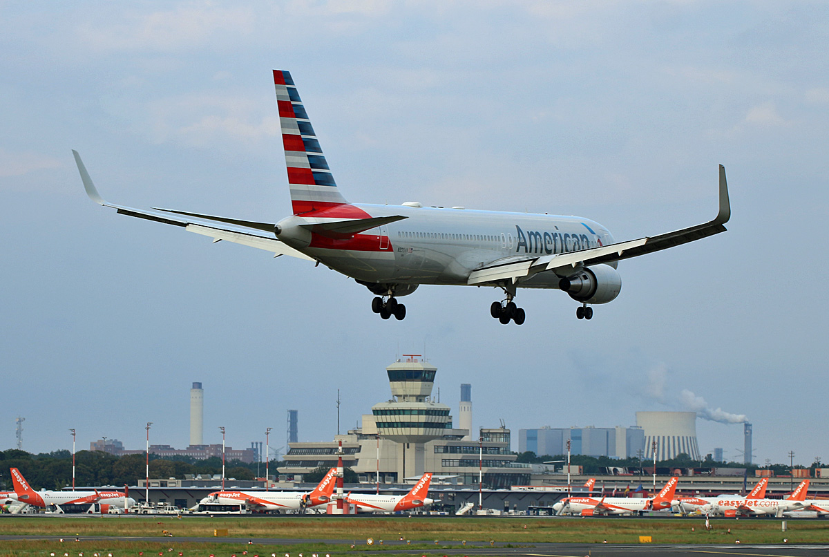 American Airlines, Boeing B 767-323(ER), N399AN, TXL, 04.08.2019