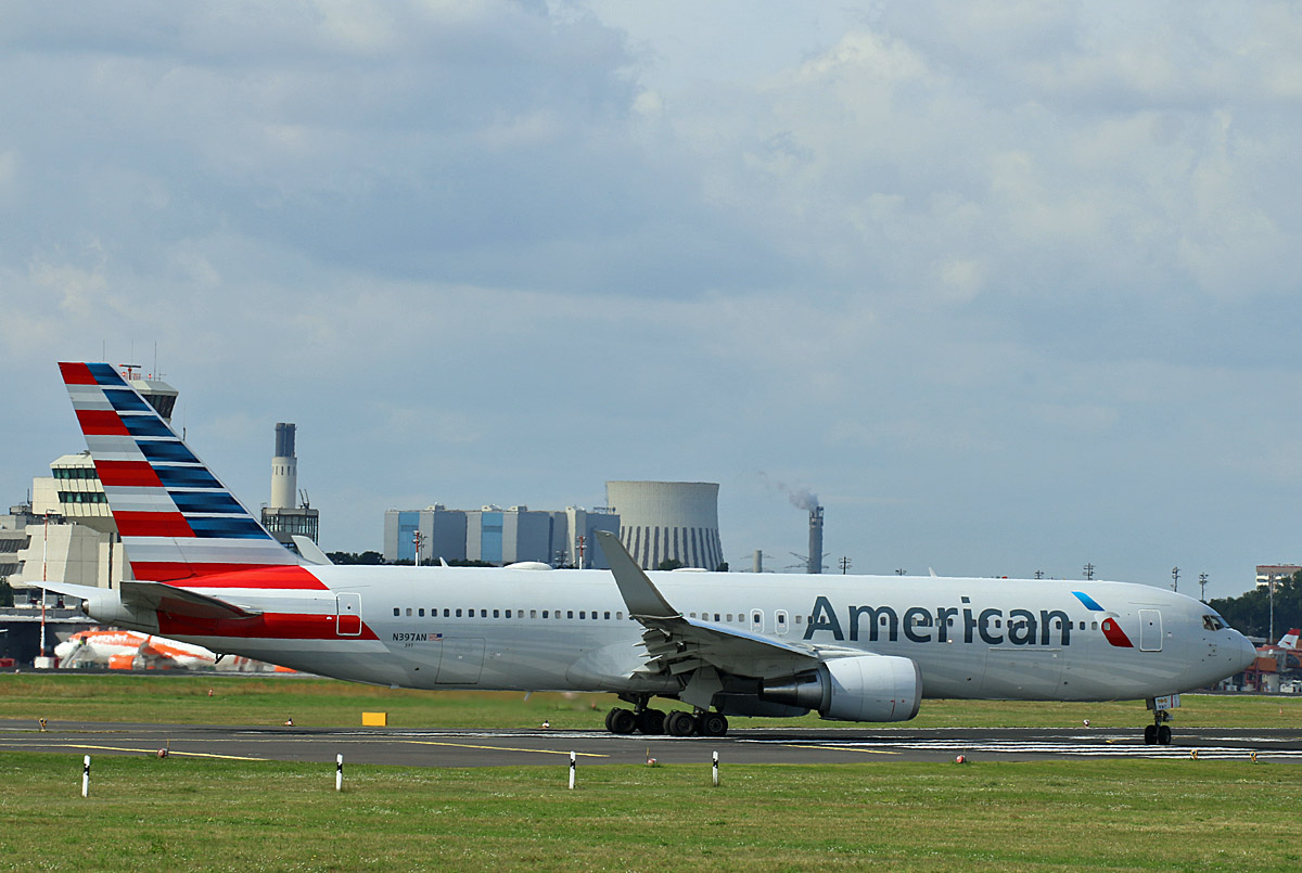 American Airlines, Boeing B 767-323(ER), N397AN, TXL, 10.08.2019