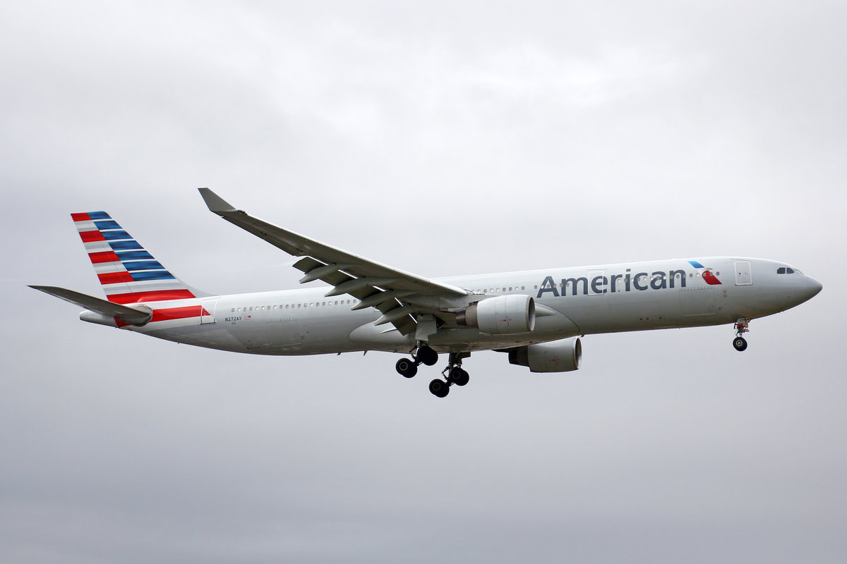 American Airlines, N272AY, Airbus A330-323X, 01.Juli 2016, LHR London Heathrow, United Kingdom.