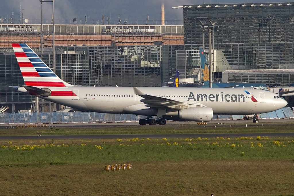 American Airlines, N282AY, Airbus, A330-243, 02.05.2015, FRA, Frankfurt, Germany 



