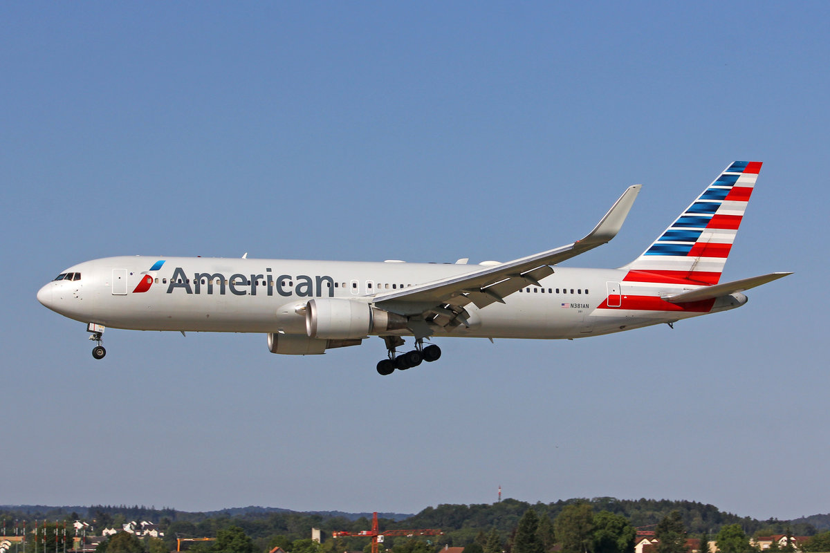 American Airlines, N381AN, Boeing B767-323ER, msn: 25450/495, 09.Juli 2018, ZRH Zürich, Switzerland.
