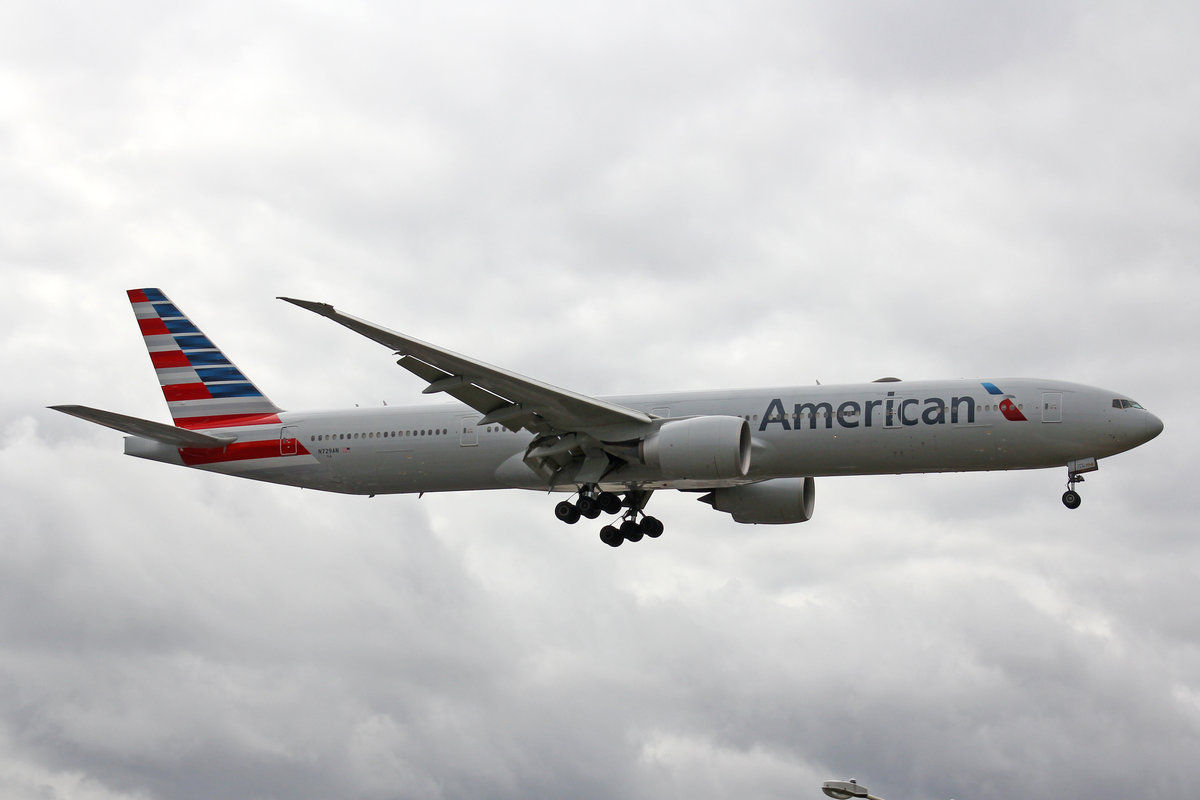 American Airlines, N729AN, Boeing 777-323ER, 01.Juli 2016, LHR London Heathrow, United Kingdom.