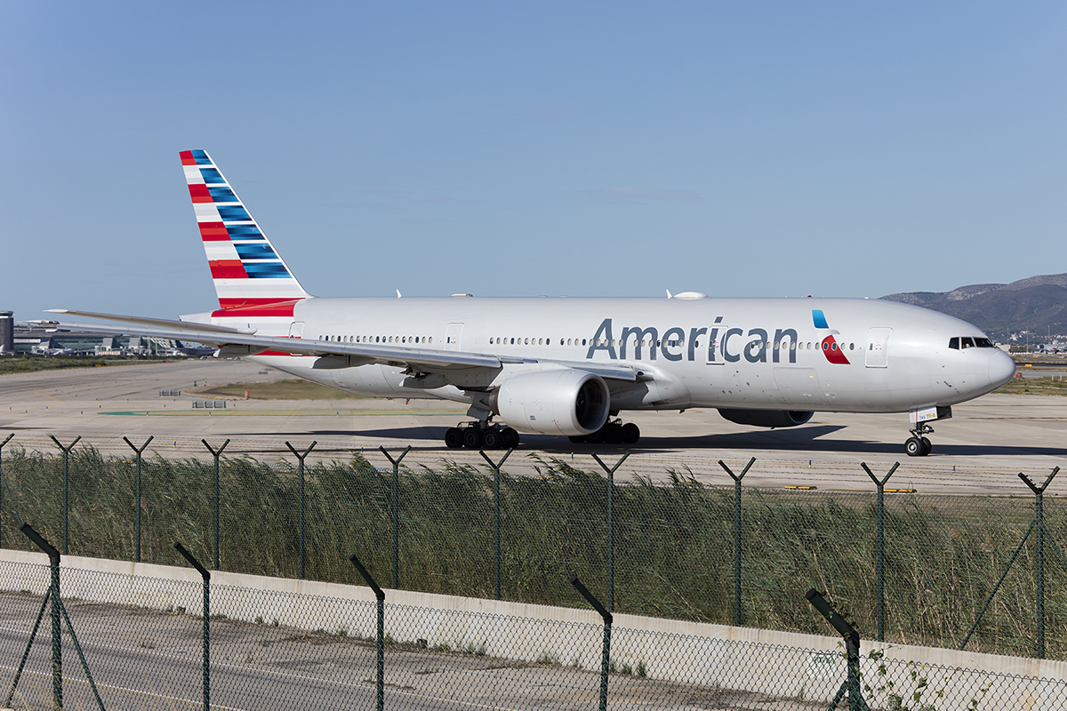 American Airlines, N785AN, Boeing, B777-223ER, 10.09.2017, BCN, Barcelona, Spain



