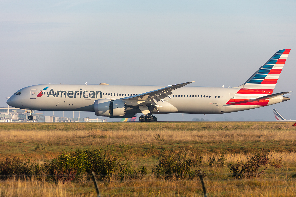 American Airlines, N820AL, Boeing, B787-9, 10.10.2021, CDG, Paris, France