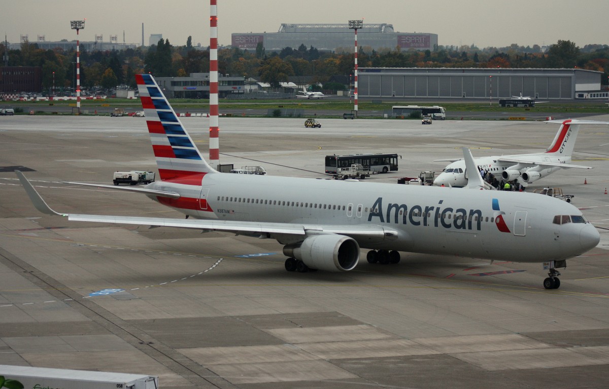 American Airlines,N387AM,(C/N 27184),Boeing 767-323 (ER)(WL), 24.10.2015,DUS-EDDL,Düsseldorf, Germany 