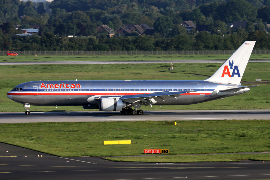 American B767-300 N39362 bei der Landung auf 23L in DUS / EDDL / Düsseldorf am 20.08.2014