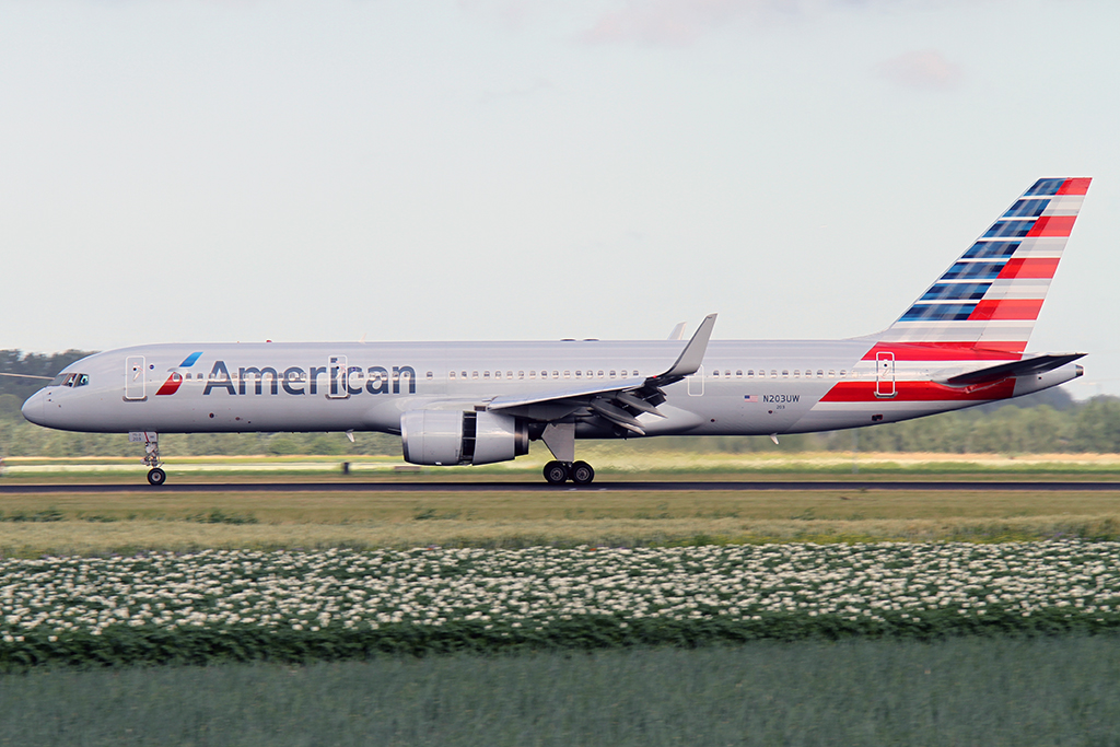 AMS 06.07.2015 American Airlines 757 Reg. N203UW