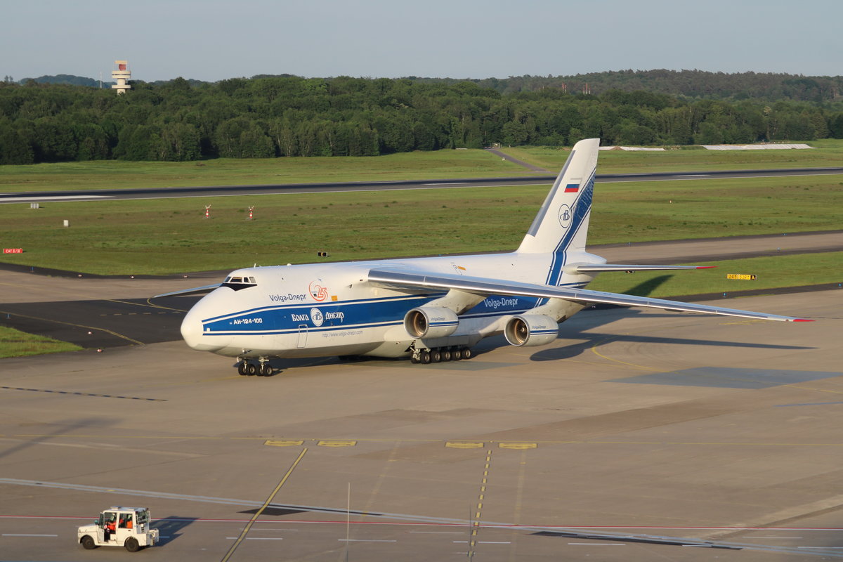 An-124, RA-82081, Volga-Dnepr, Köln/Bonn, 1.6.2019