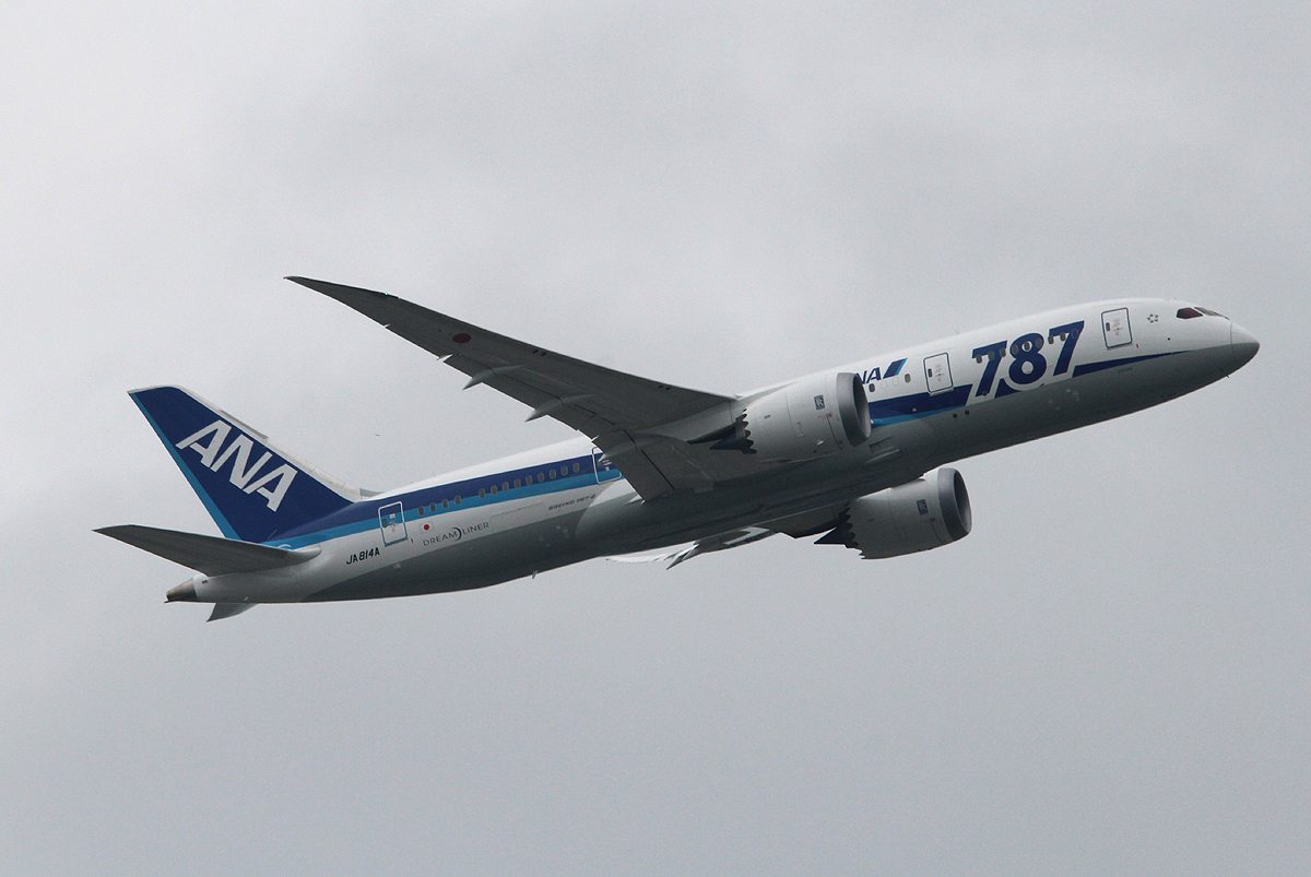 ANA B 787-8 JA814A beim Start in Frankfurt am 10.06.2013