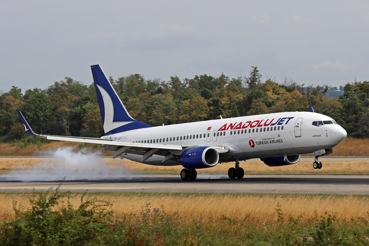 Anadolu Jet, TC-JHF, Boeing B737-8F2, msn: 35745/2748,  Ayvalik , 27.Juli 2025, BSL Basel - Mülhausen, Switzerland.