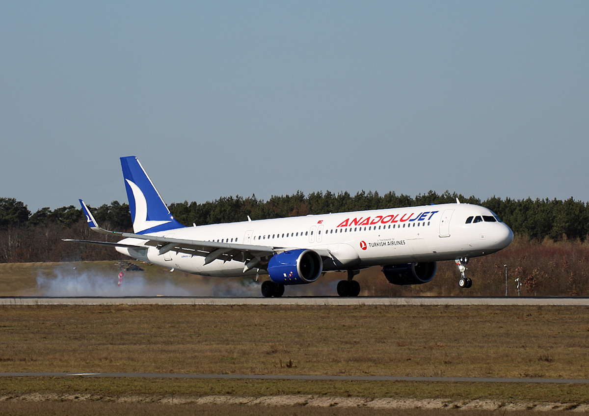 AnadoluJet, Airbus A 321-271NX, TC-LUM, BER, 28.02.2023