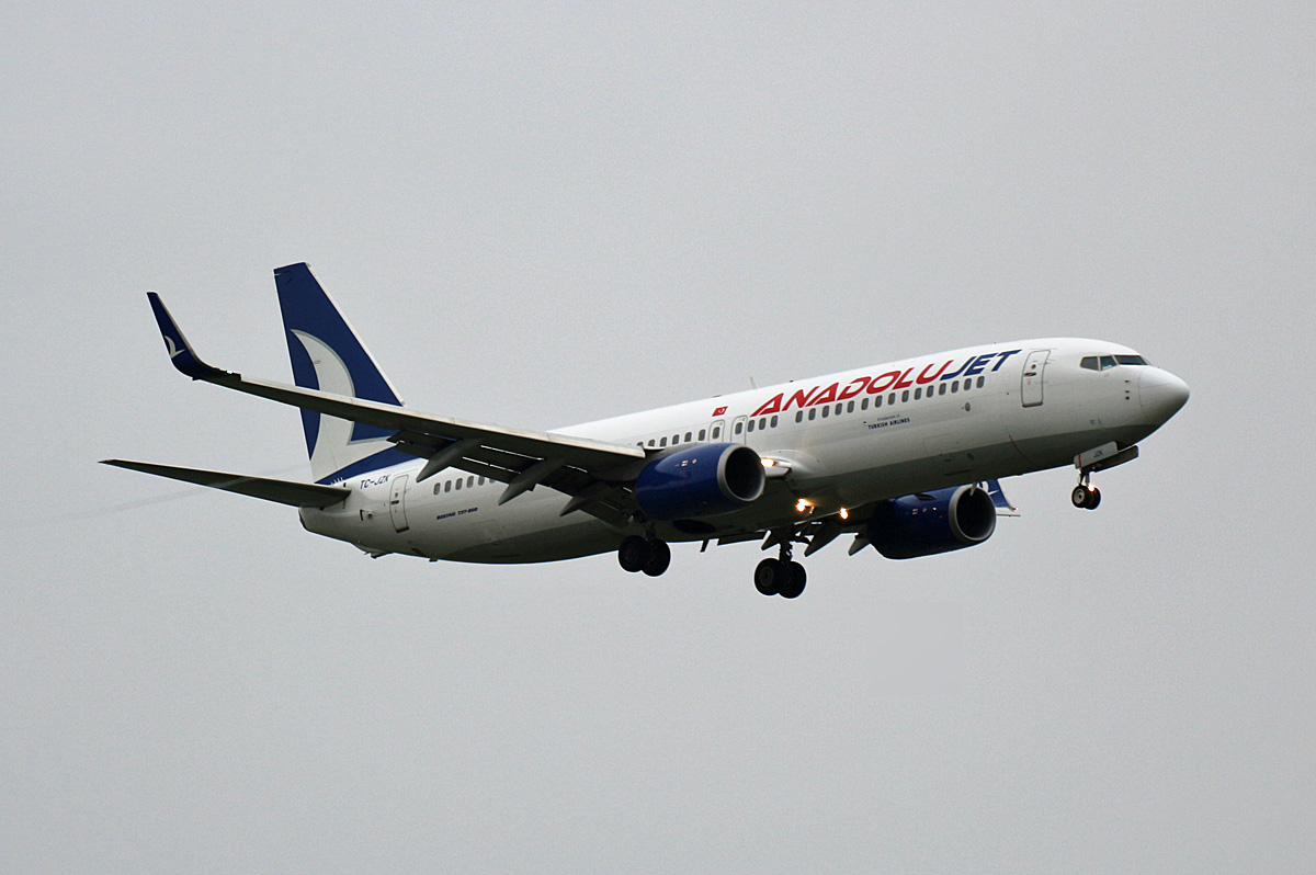 AnadoluJet, Boeing B 737-8AS, TC-JZK, BER, 30.12.2021