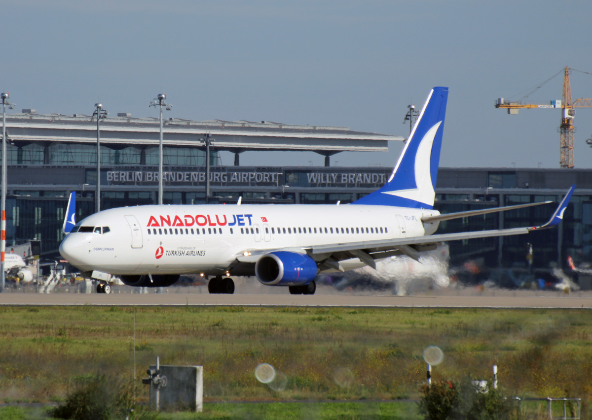 AnadoluJet, Boeing B 737-8F2, TC-JFL, BER, 02.10.2021