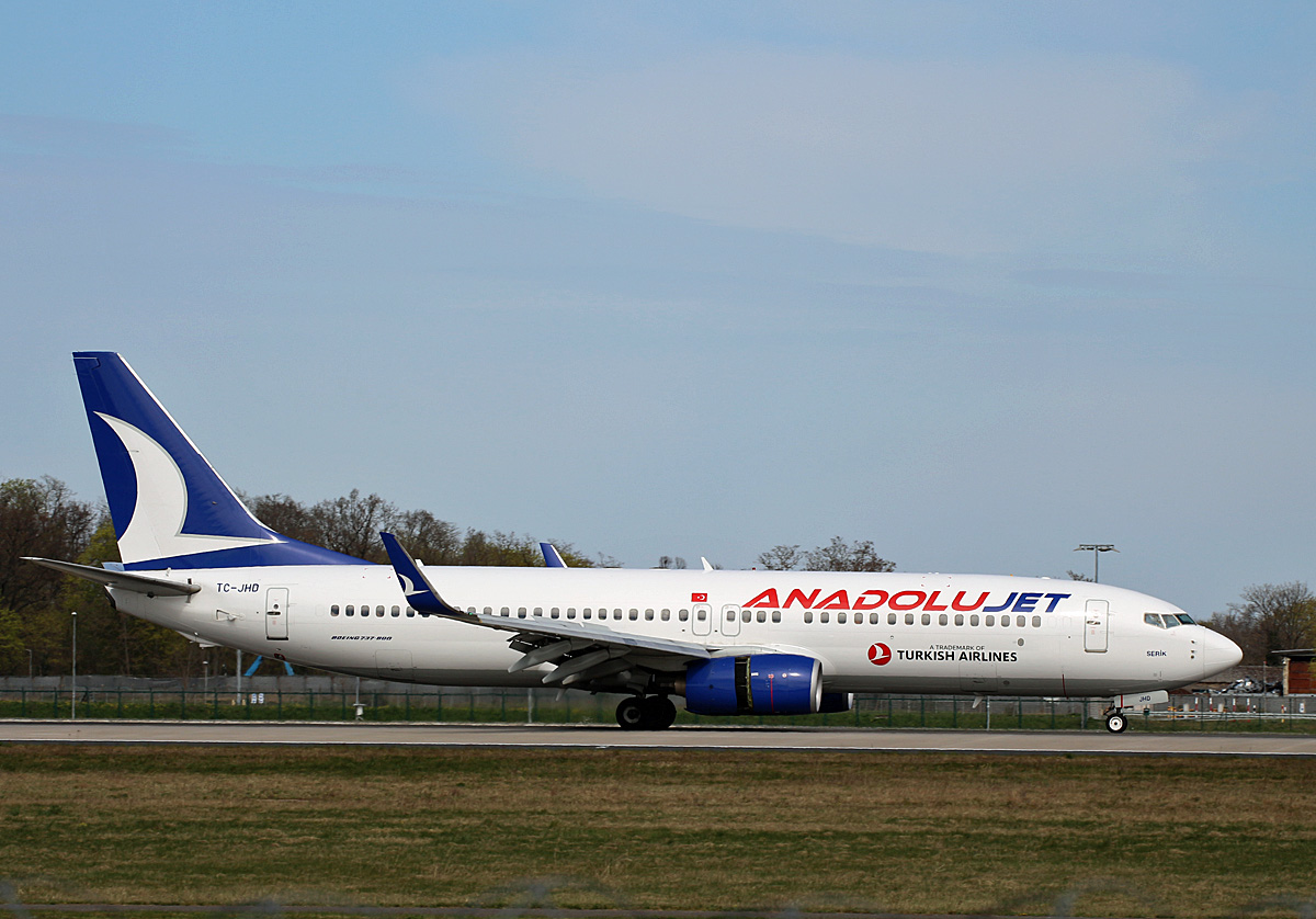 AnadoluJet, Boeing B 737-8F2, TC-JHD, BER, 17.04.2022