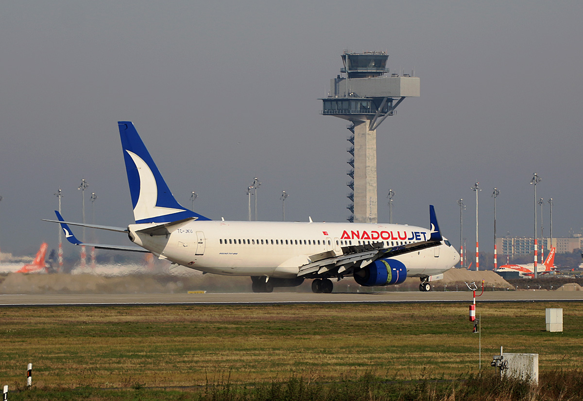 AnadoluJet, Boeing B 737-8Q8, TC-JKU, BER, 08.11.2020
