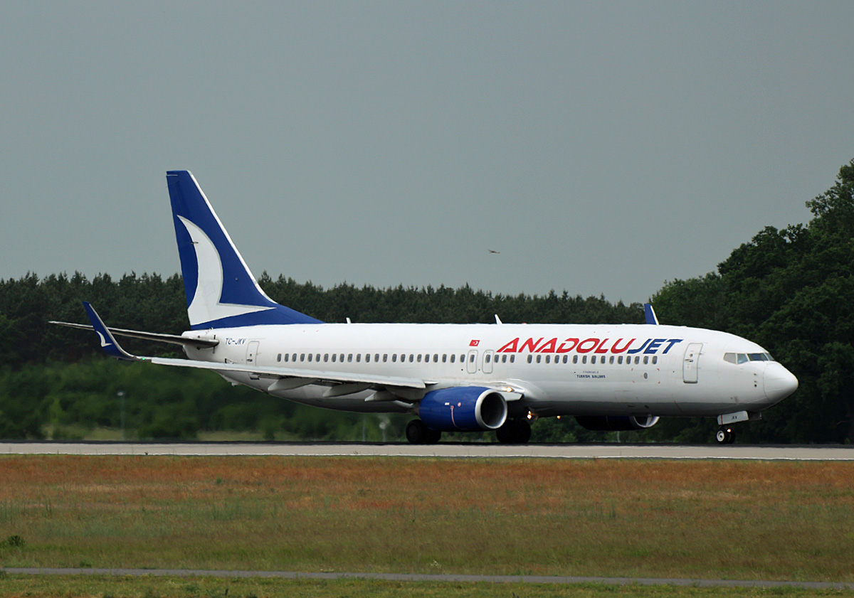 AnadoluJet, Boeing B 737-8Q8, TC-JKV, BER, 04.06.2022