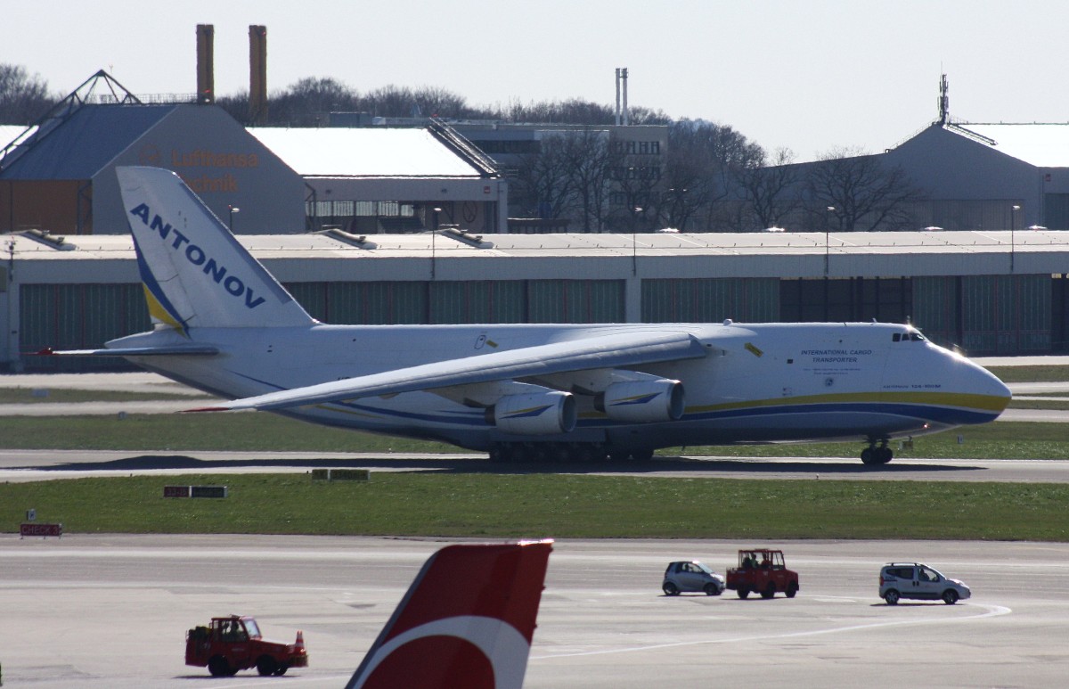 Antonov Airlines (Antonov Design Bureau), UR-82008, (c/n 19530501006), Antonov An -124-100 M 150, 06.04.2015, HAM-EDDH, Hamburg, Germany 