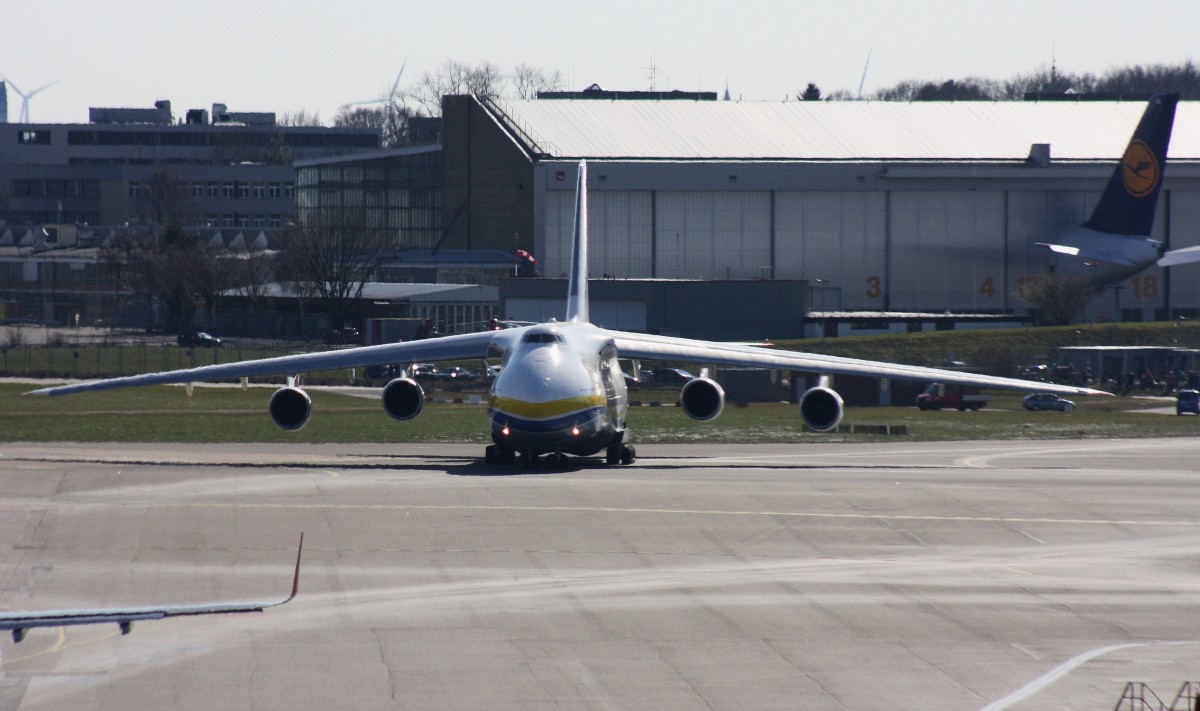 Antonov Airlines (Antonov Design Bureau),UR-82008, (c/n 19530501006), Antonov An 124-100 M 150, 06.04.2015, HAM-EDDH, Hamburg, Germany 
