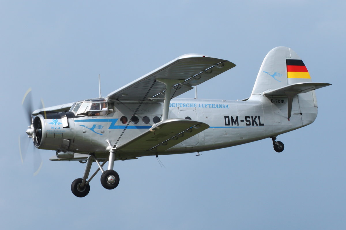 Antonov An-2, D-FONL, von Classic Wings/NL. Dahlemer Binz (EDKV) am 03.09.2017.