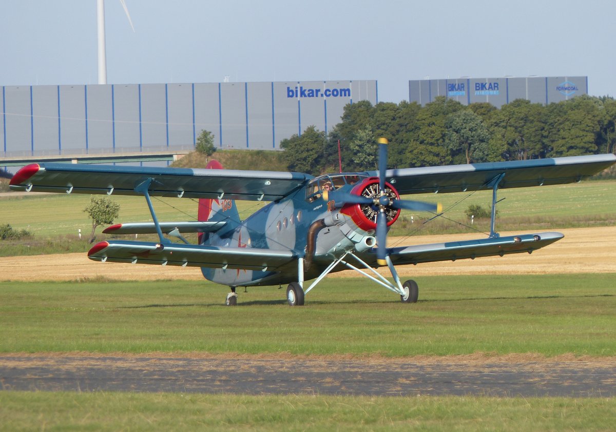 Antonow AN2, LY-MHC, gelandet in Gera (EDAJ) am 13.8.2016