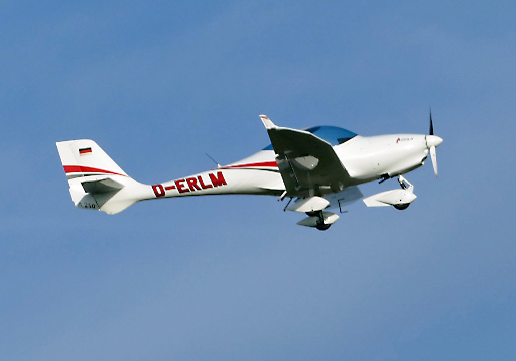 Aquila A 210, D-ERLM startet in EDKB - 21.12.2016